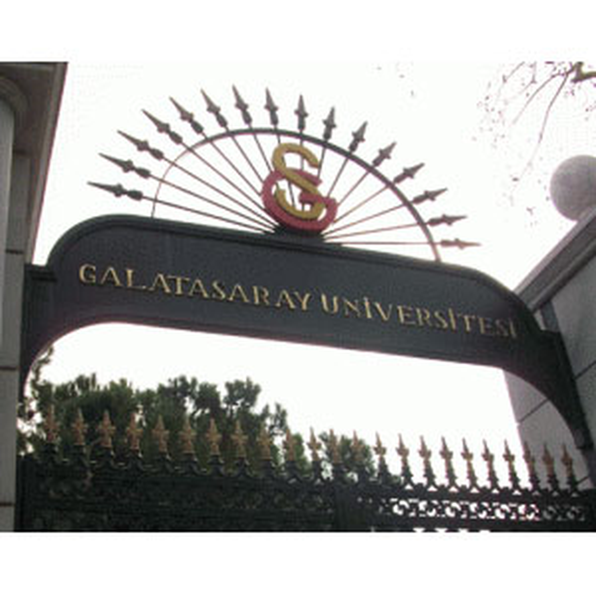 Ttb\'den Galatasay Üniversitesi\'ne Kınama