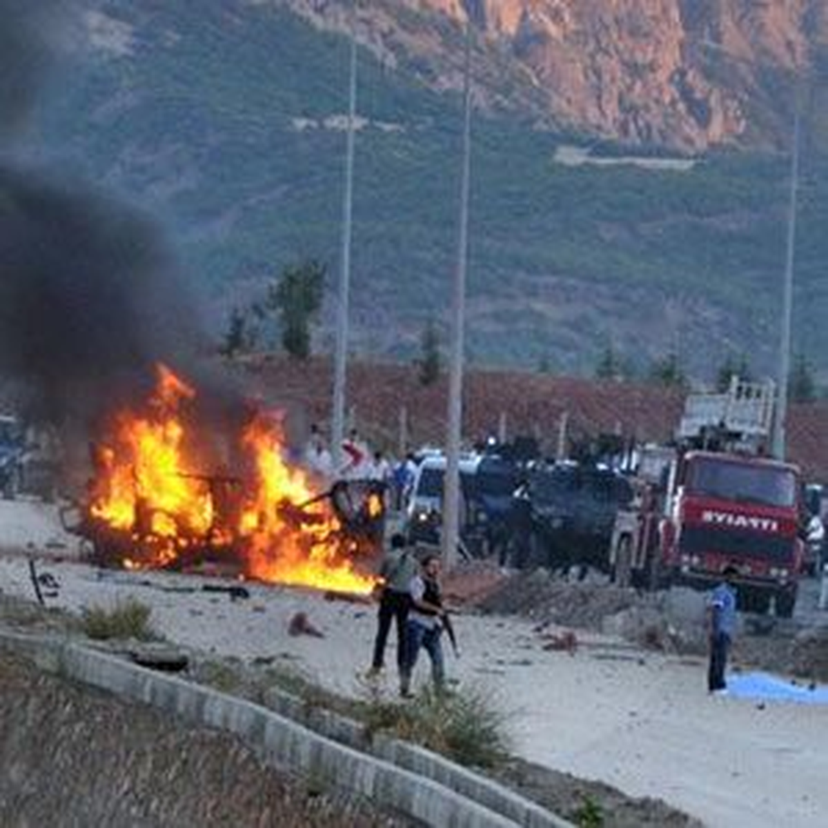Tunceli\'de Askeri Aracın Geçişi Sırasında Meydana Gelen ve 6\'sı Asker 7 Kişinin Şehit Olduğu...