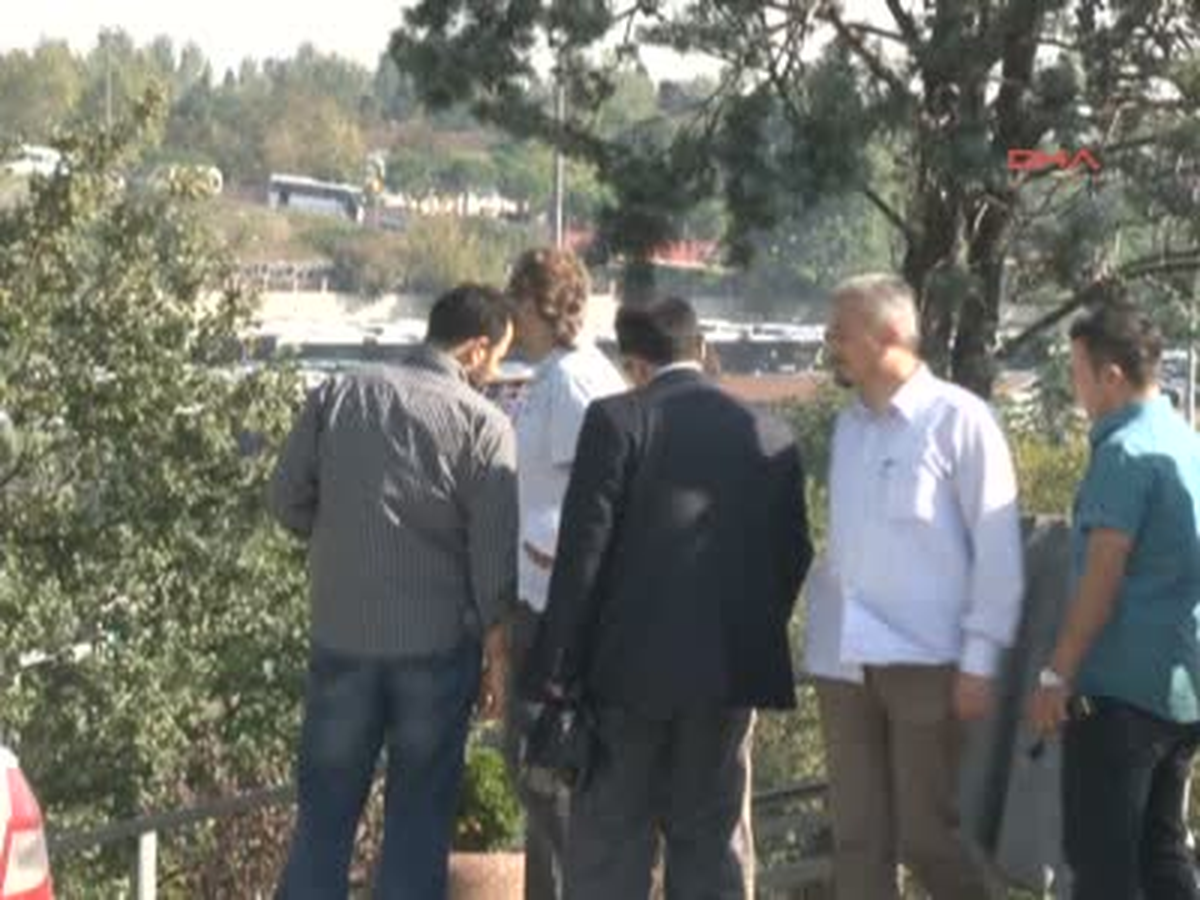 Turgut Özal\'ın Mezarında İnceleme