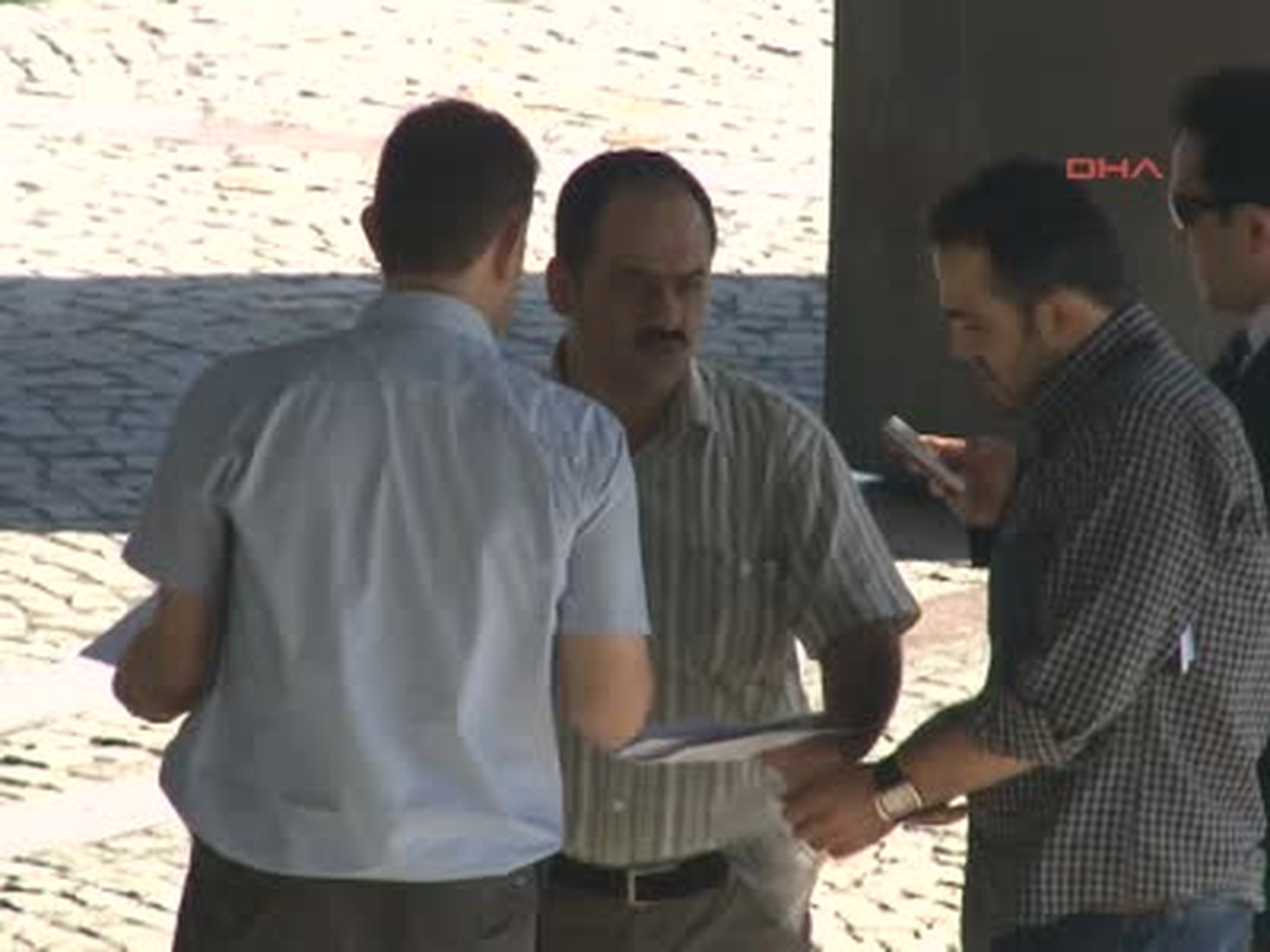 Turgut Özal\'ın Mezarında İnceleme