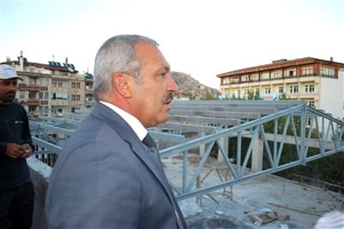 Turhal\'da Kule İnşaatı