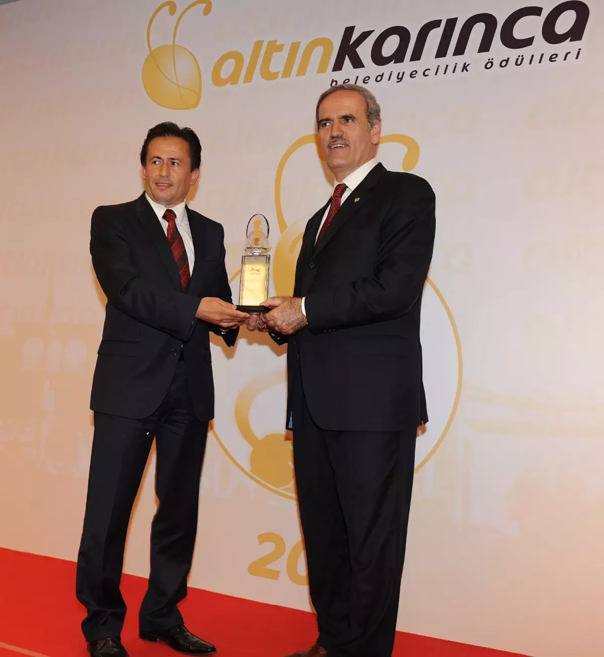 Ümraniye Belediyesi\'ne \'Altın Karınca Belediyecilik\' Ödülü