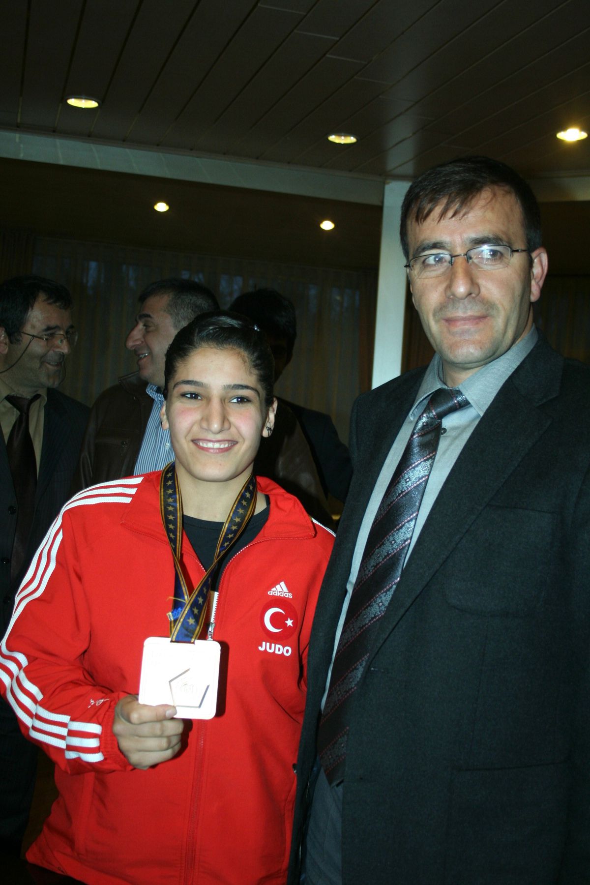 Yılmaz, Kamplardan Kamplara Koşuyor