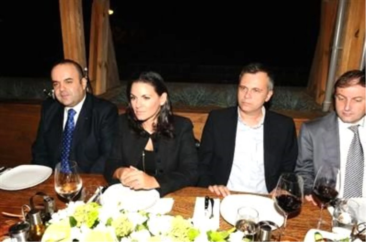Yunan Turizm Bakanı Tügiad Heyeti ile Görüştü
