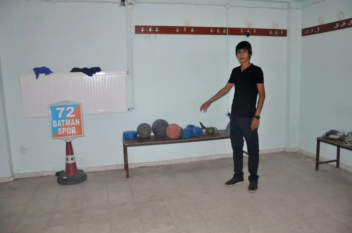 72 Batmanspor\'a 5. Kez Hırsız Girdi