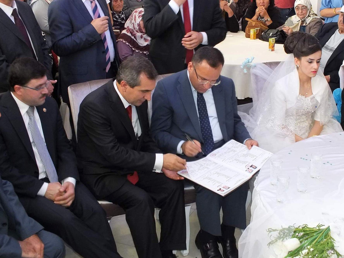 Başbakan Yardımcısı Bozdağ, Toplu Nikah Törenine Katıldı