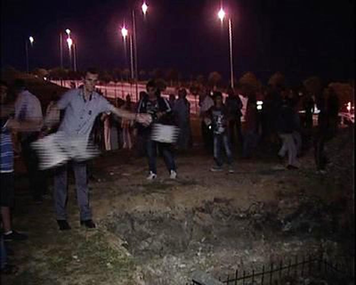 Baz İstasyonuna Taşlı Protesto