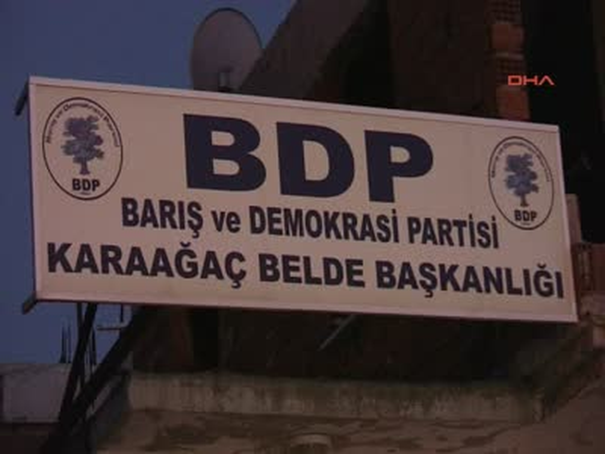 BDP Teşkilatını Taşladılar