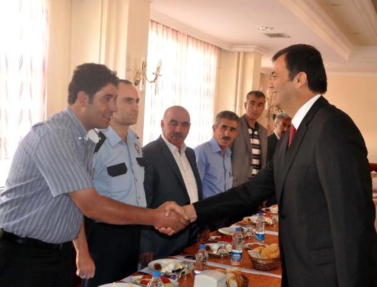 Bitlis Emniyet Müdürü Akgüç: Sorunları Muhtarlarla Birlikte Çözeceğiz