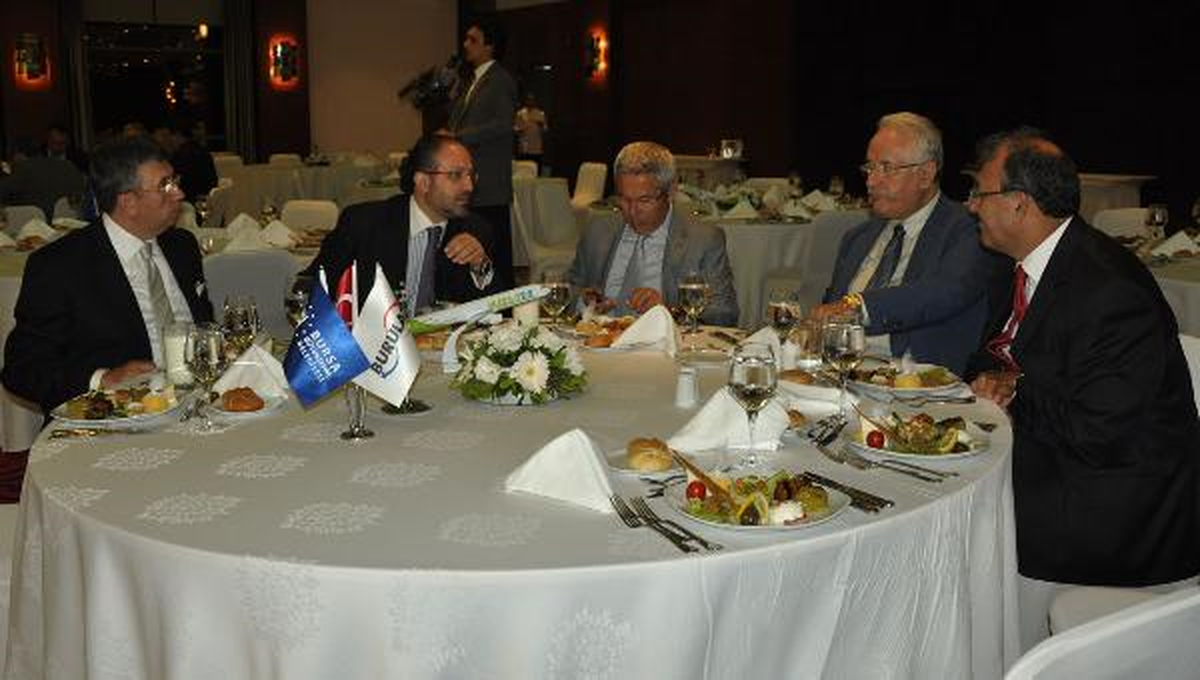 Bursa Havayolu Tanıtımında Masalar Boş Kaldı