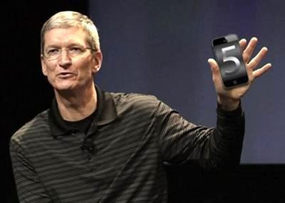 Cook İphone 5 İçin Özür Diledi