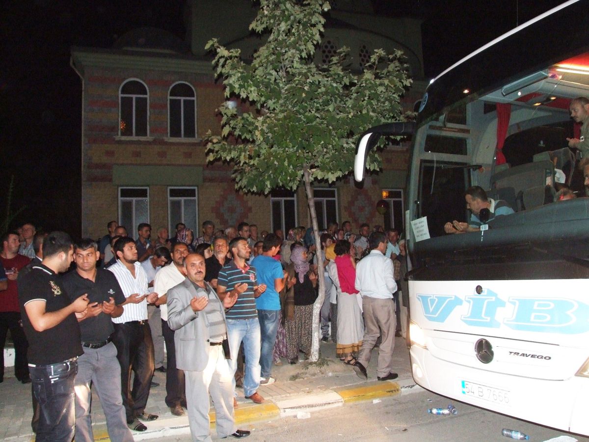 Diyanet Organizasyonu ile Sakarya\'dan İlk Hac Kafilesi Yola Çıktı