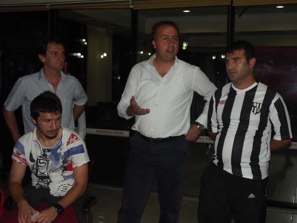 Futbolculardan Taraftarlara Baklava