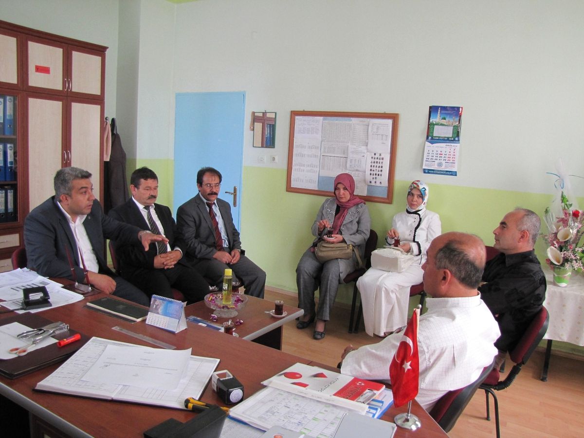 Hisarcık AK Parti İlçe Teşkilatı\'ndan Okullara Ziyaret