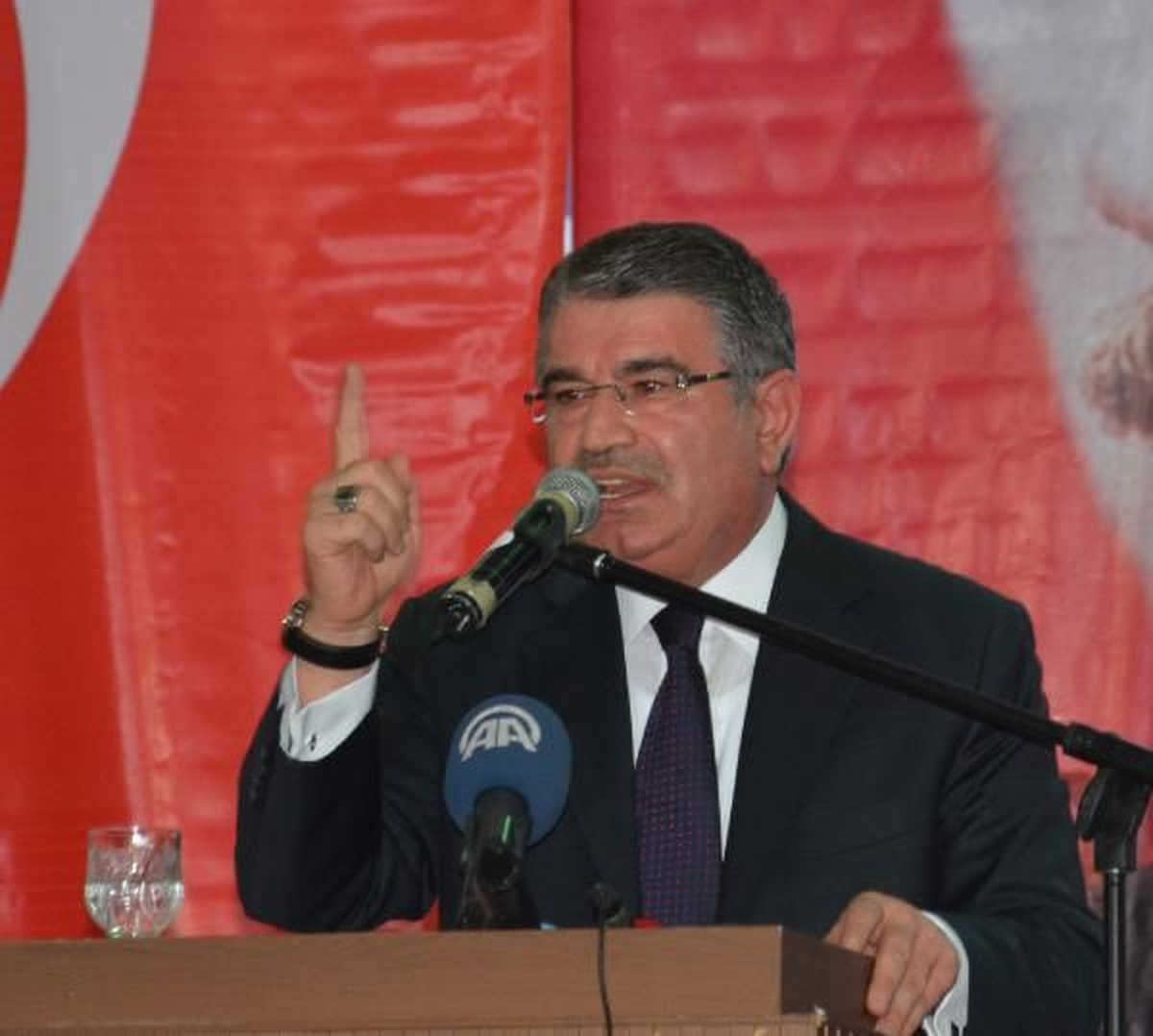 İçişleri Bakanı İdris Naim Şahin, Son Yıllarda Gerek Terör Gerekse Diğer Organize Suç Örgütlerinin,...