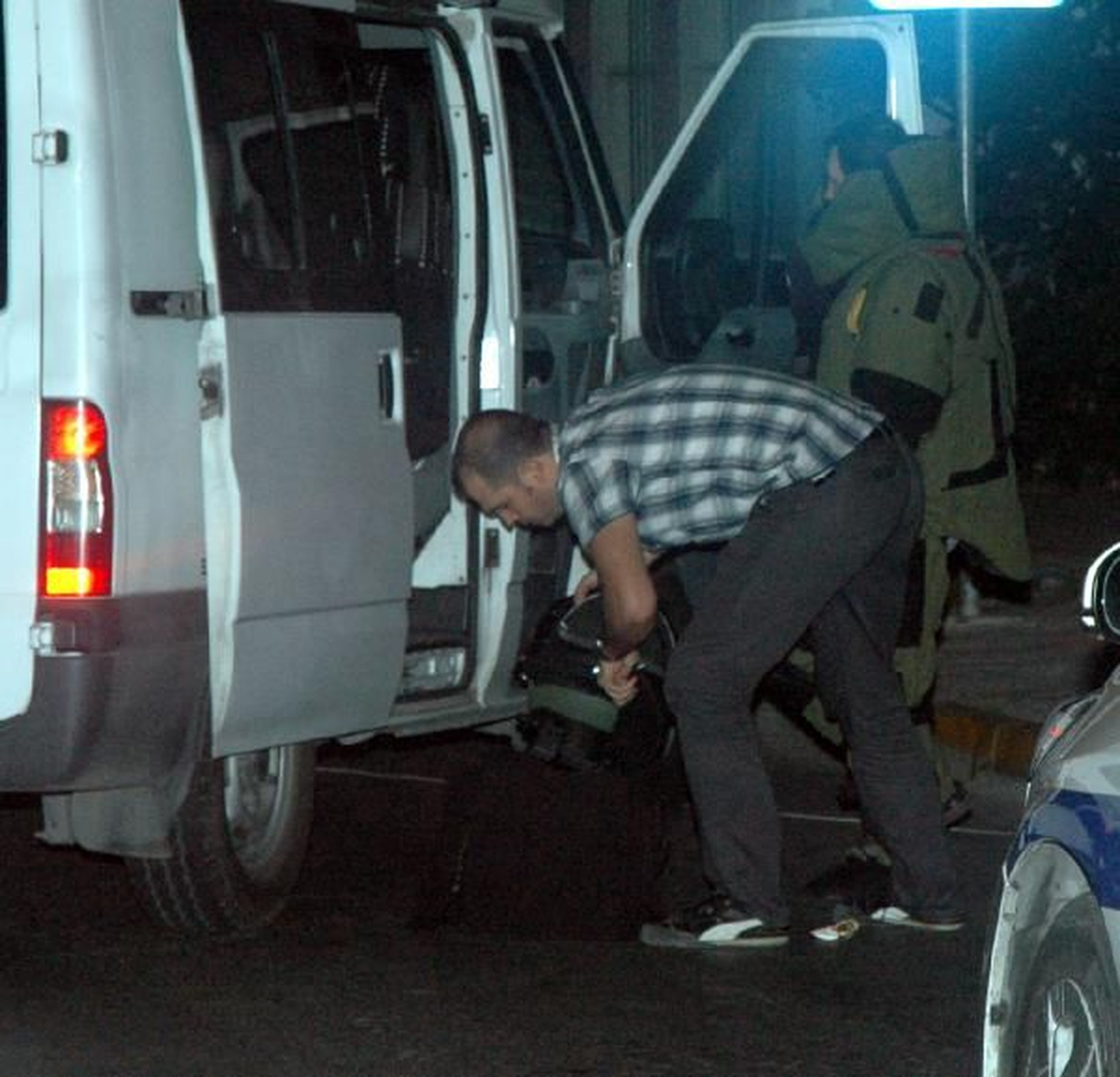 Karaköy Polis Merkezi Önünde Şüpheli Paket Alarmı