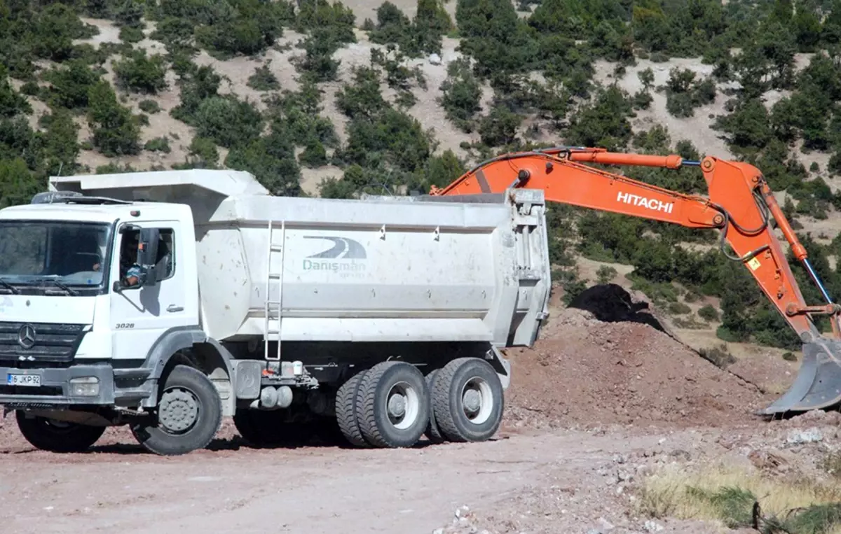 Kütahya-Gediz-Uşak Karayolunun 46 Kilometrelik Bölümünün Bölünmüş Yol İhalesi Tamam