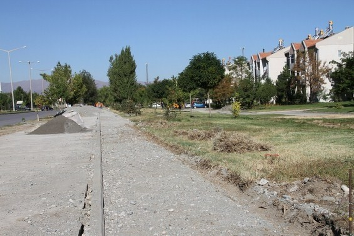 Mengüceli Mahallesine Yürüyüş Yolu