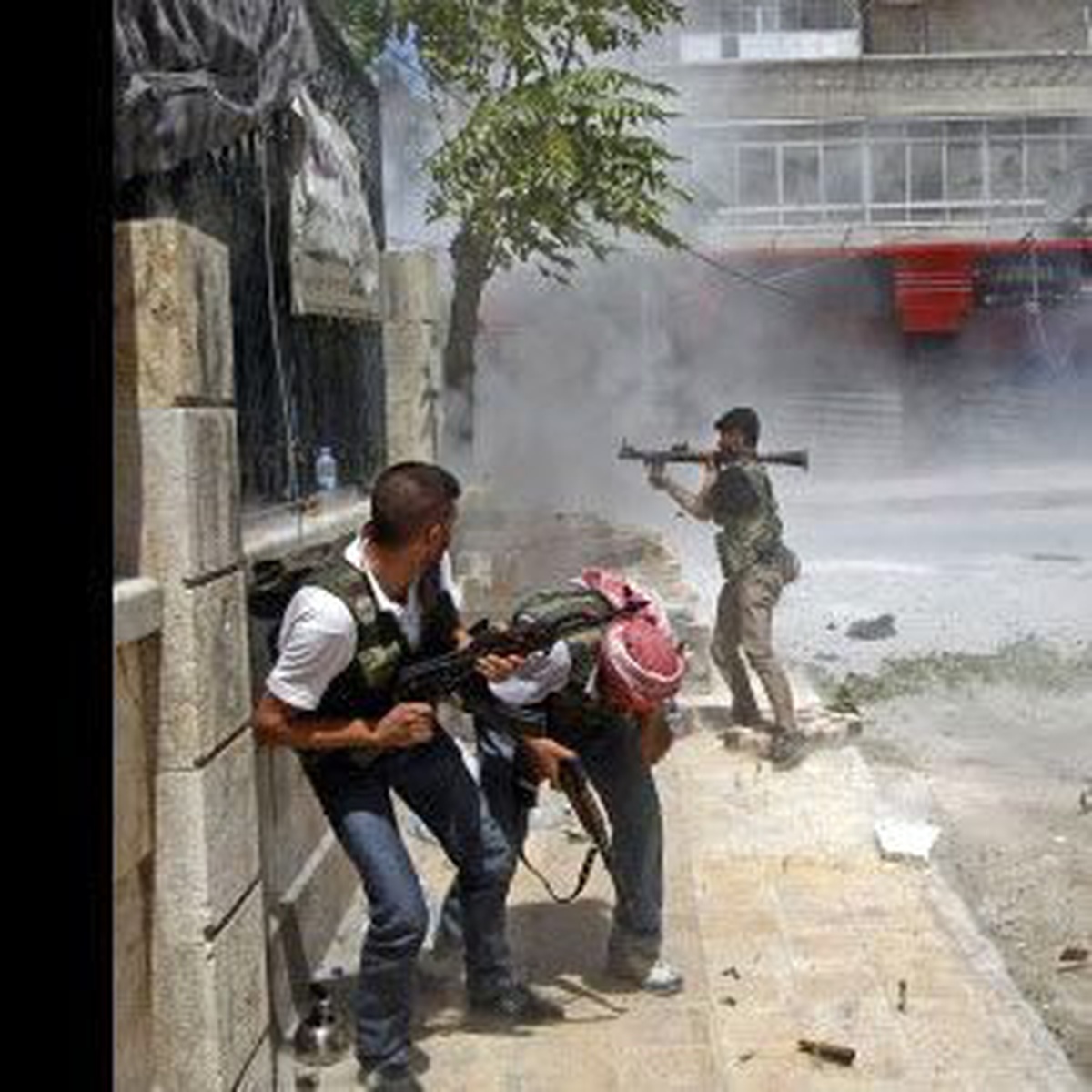 Muhalifler Halep\'i Özgürleştirmek İçin Topyekün Saldırı Başlattı