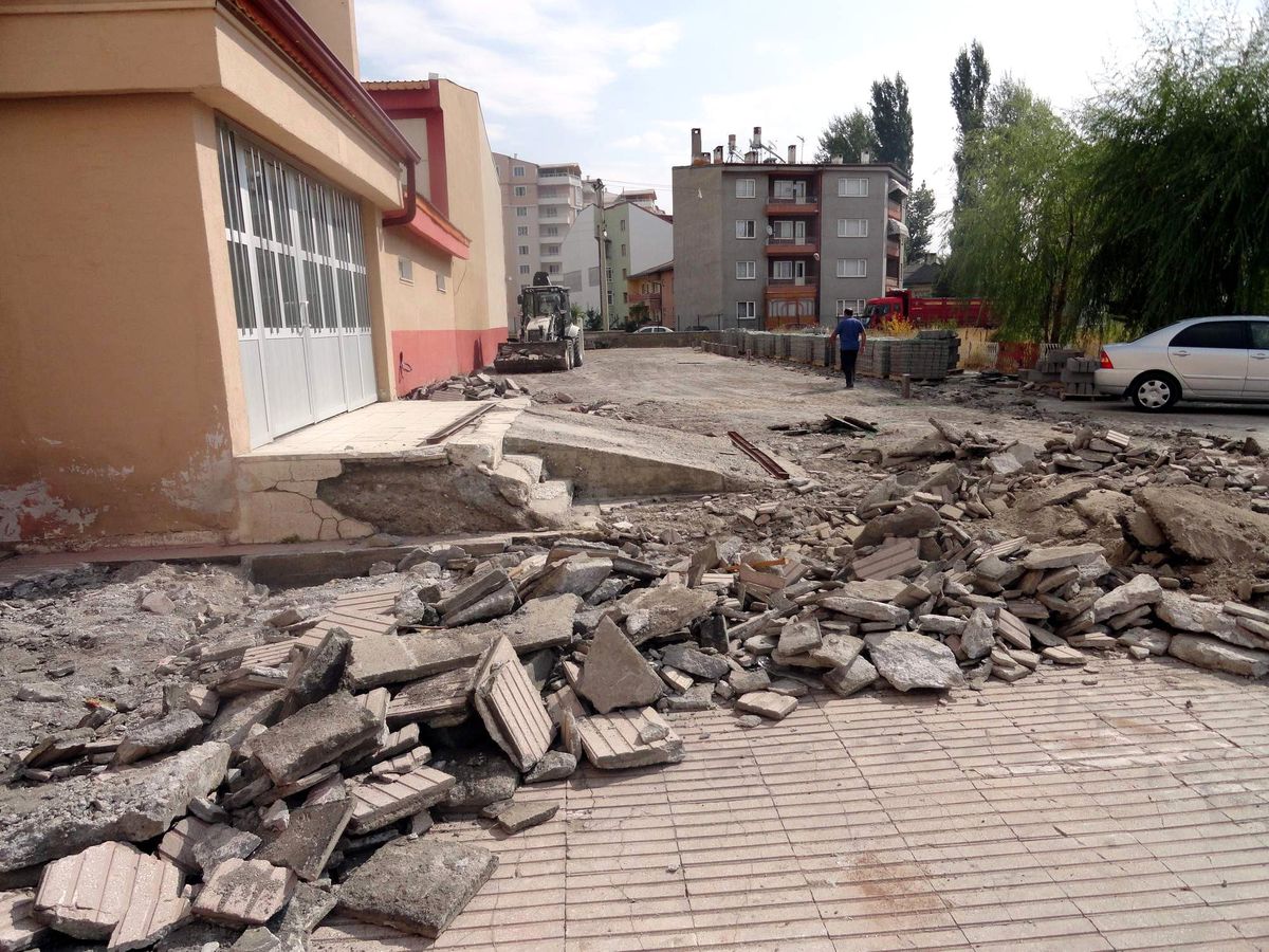 Okulların Çevre Düzenlemesi Yapılıyor