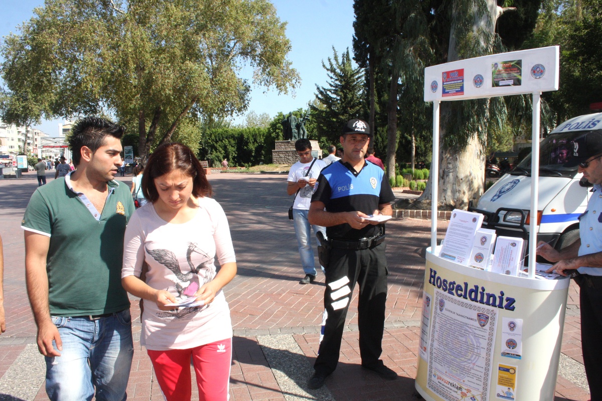 Polis Vatandaşları Hırsızlara Karşı Uyardı
