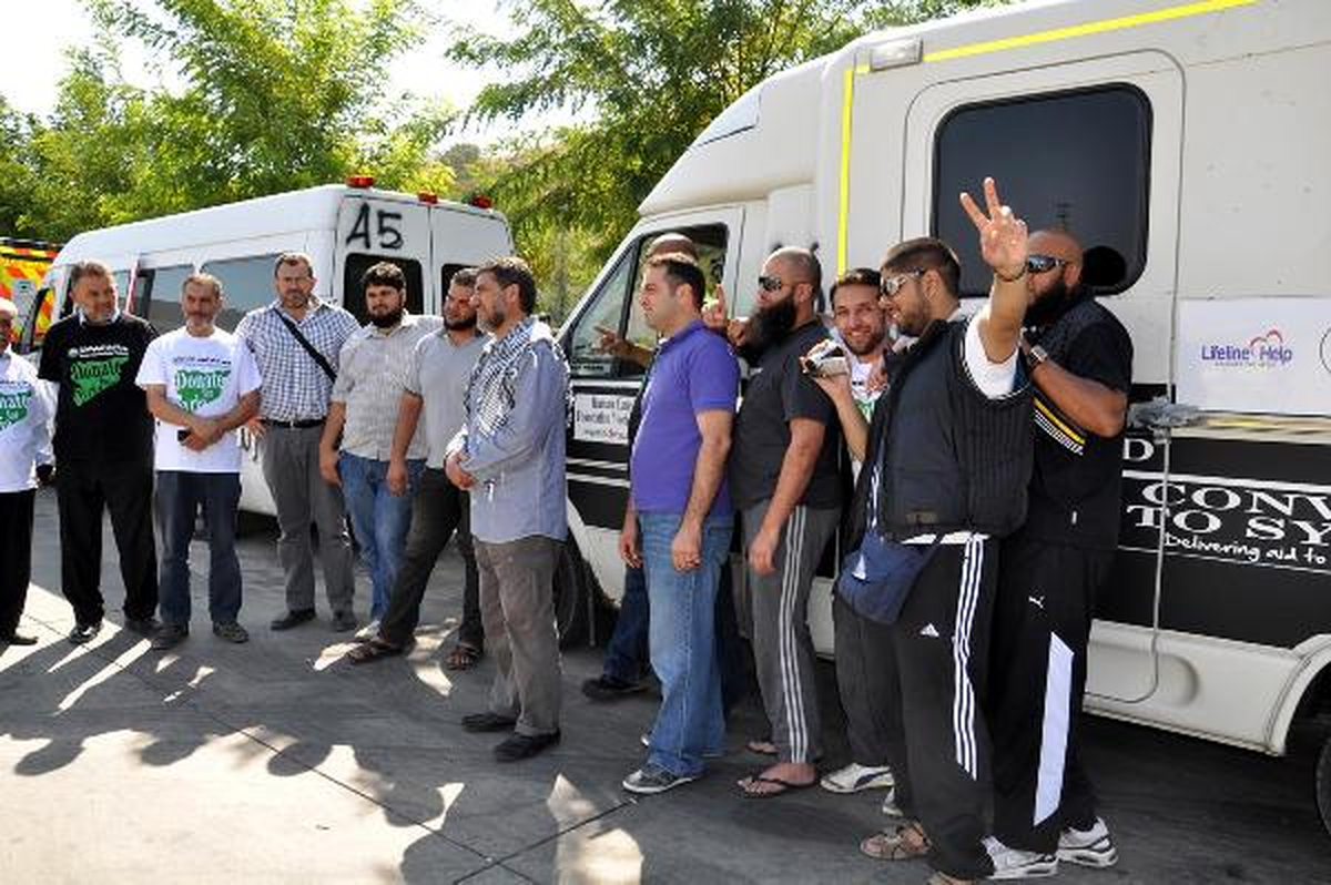 Suriyeli Muhaliflere 13 Ambulans