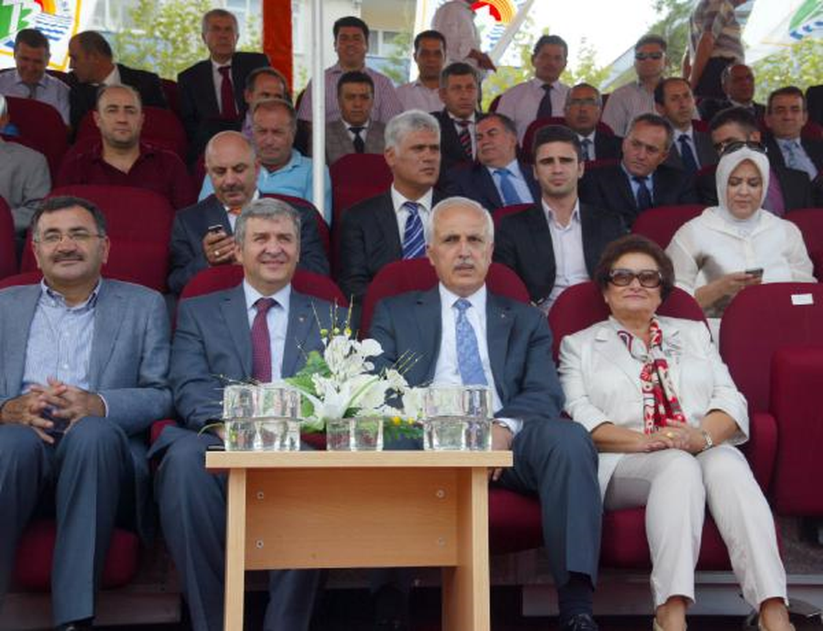 Vali Mutlu Anaokulu Açtı