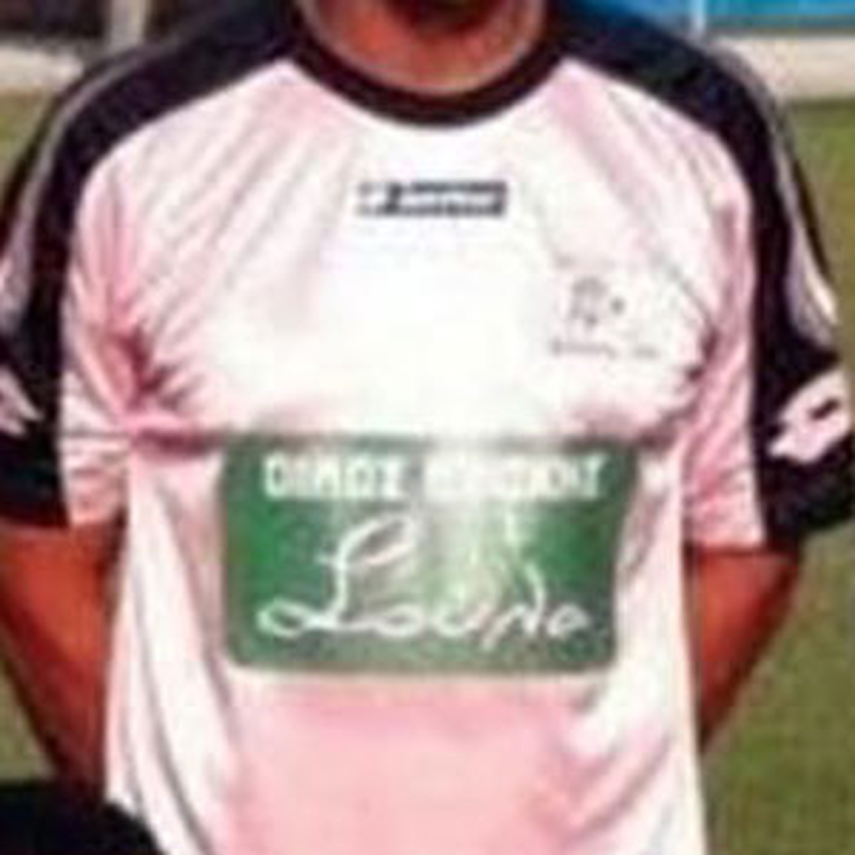 Futbol Takımına Genelev Sponsor Oldu