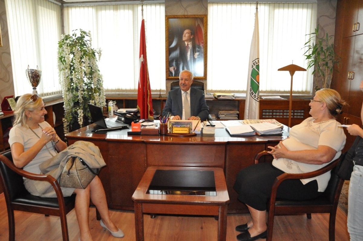 Zonguldak Emekçi Kadınlar Dayanışma Derneği\'nden Başkan Akdemir\'e Ziyaret