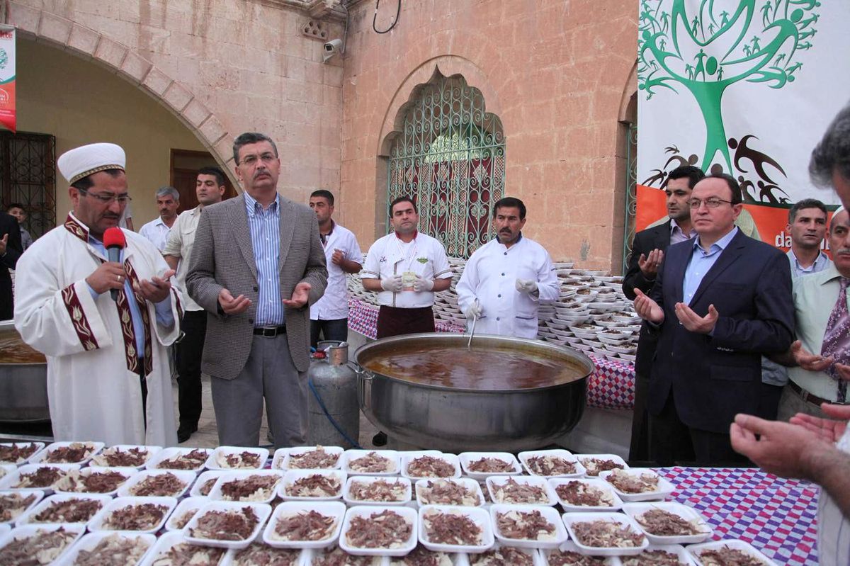 Şanlıurfa\'da Tirit Ziyafeti