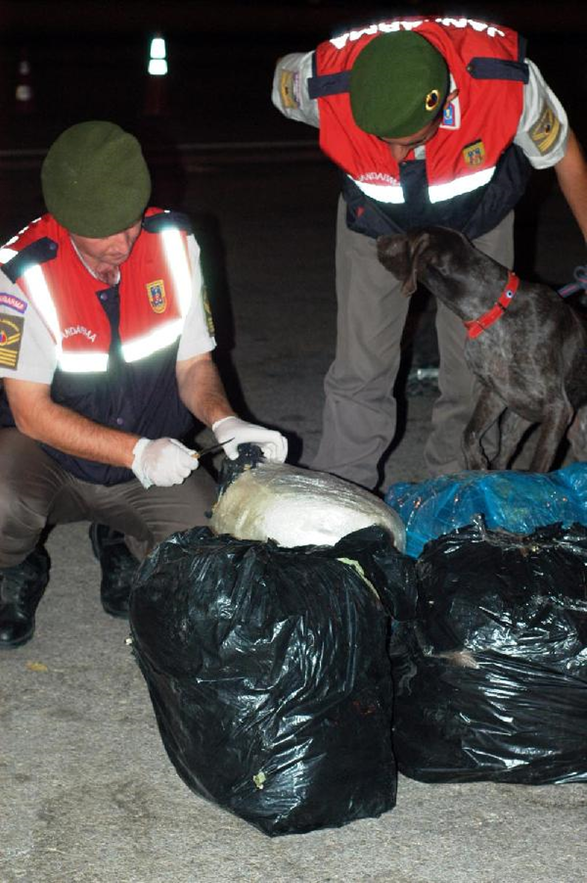 Adana\'da 100 Kilo Esrar Ele Geçirildi