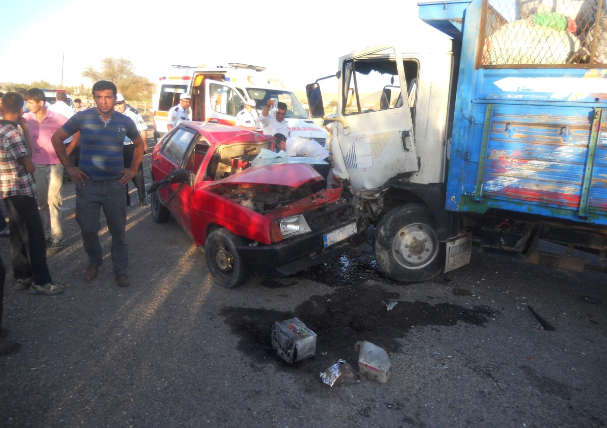 Afyonkarahisar\'da Kaza: 5 Ölü, 1 Yaralı