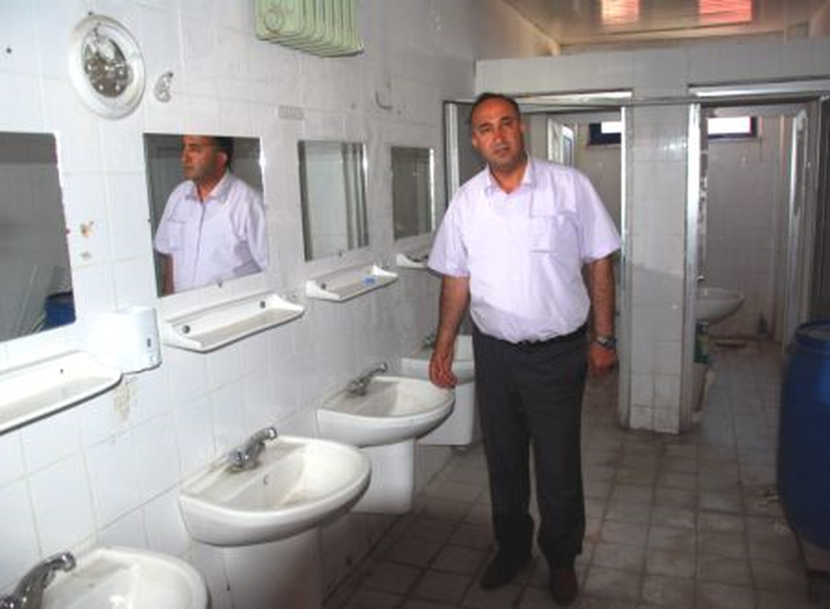 Ağrı\'da Hasarlı Okulun Eğitime Açıldığı İddiası