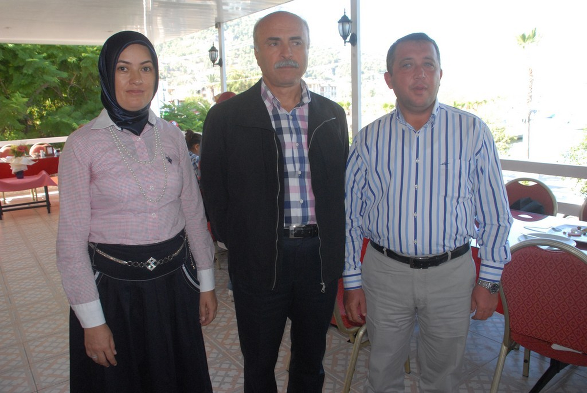 AK Parti\'li Boğa Fethiyelilerle Buluştu