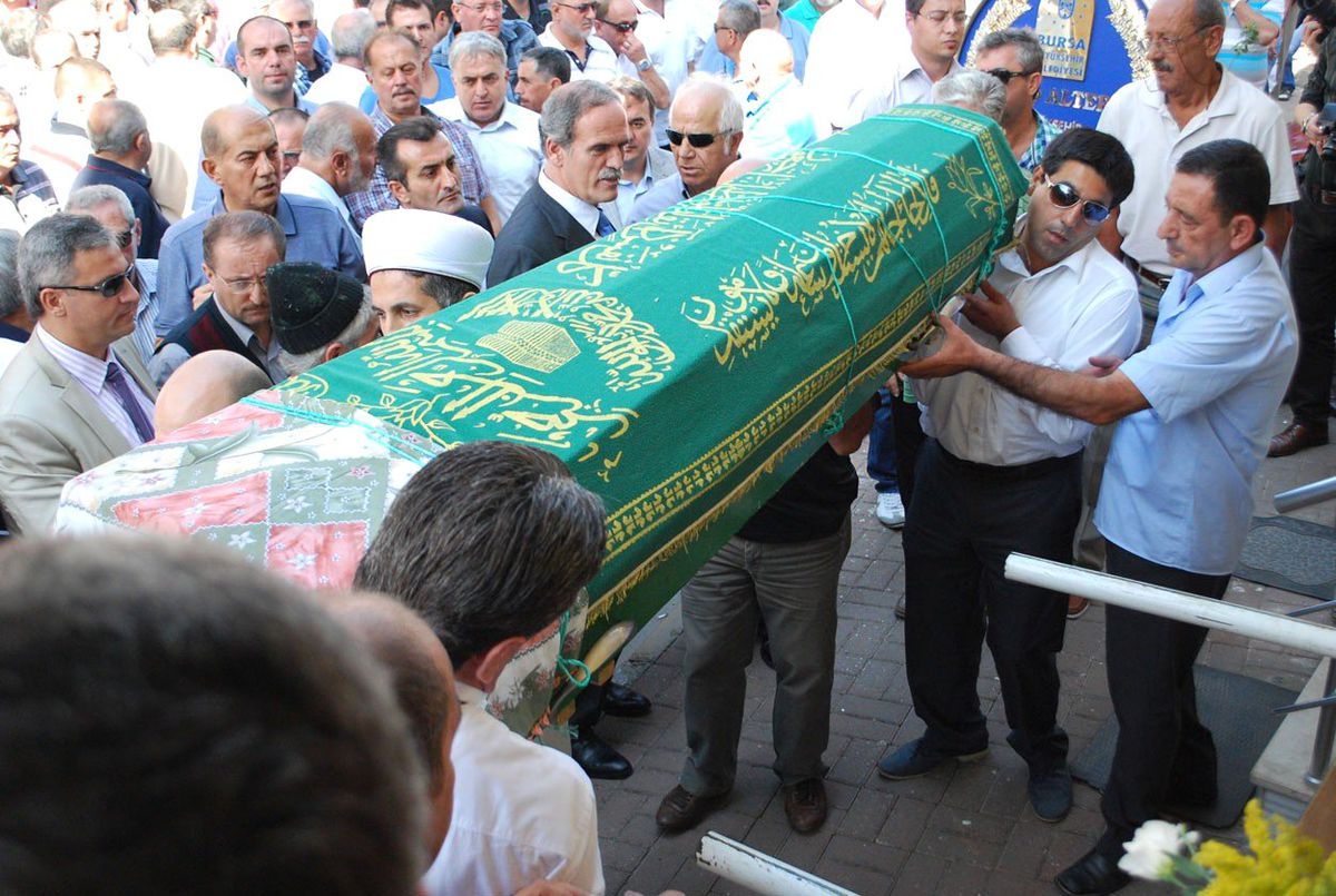 Aktürk Kayınvalidesini Kaybetti