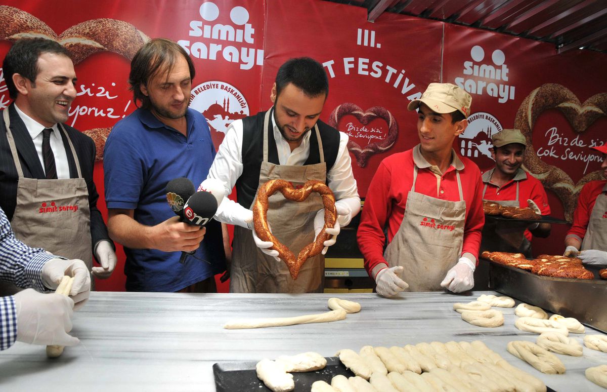 Alişan\'dan Simit Sürprizi