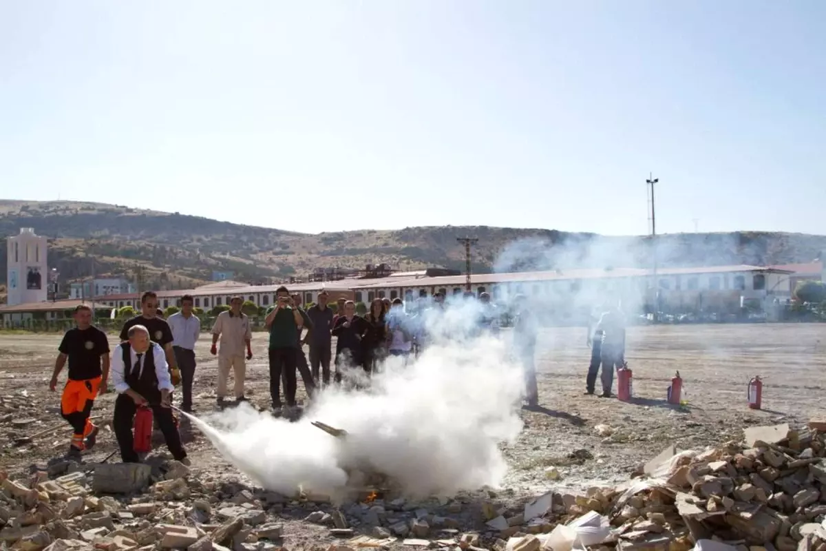 Alışveriş Merkezi Personeline 'Acil Durum ve Yangın Eğitimi'