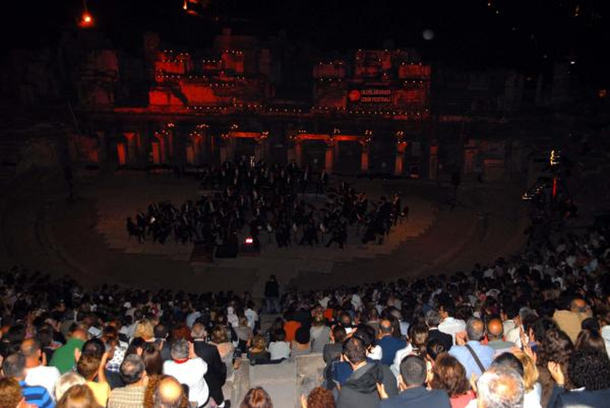 Berlin Filarmoni\'den Efes Antik Tiyatro\'da Konser
