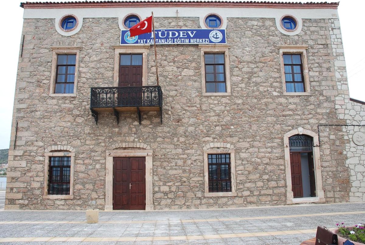 Çeşme\'de Yeni Dönem Yat Kaptanlığı Eğitimleri Başlıyor