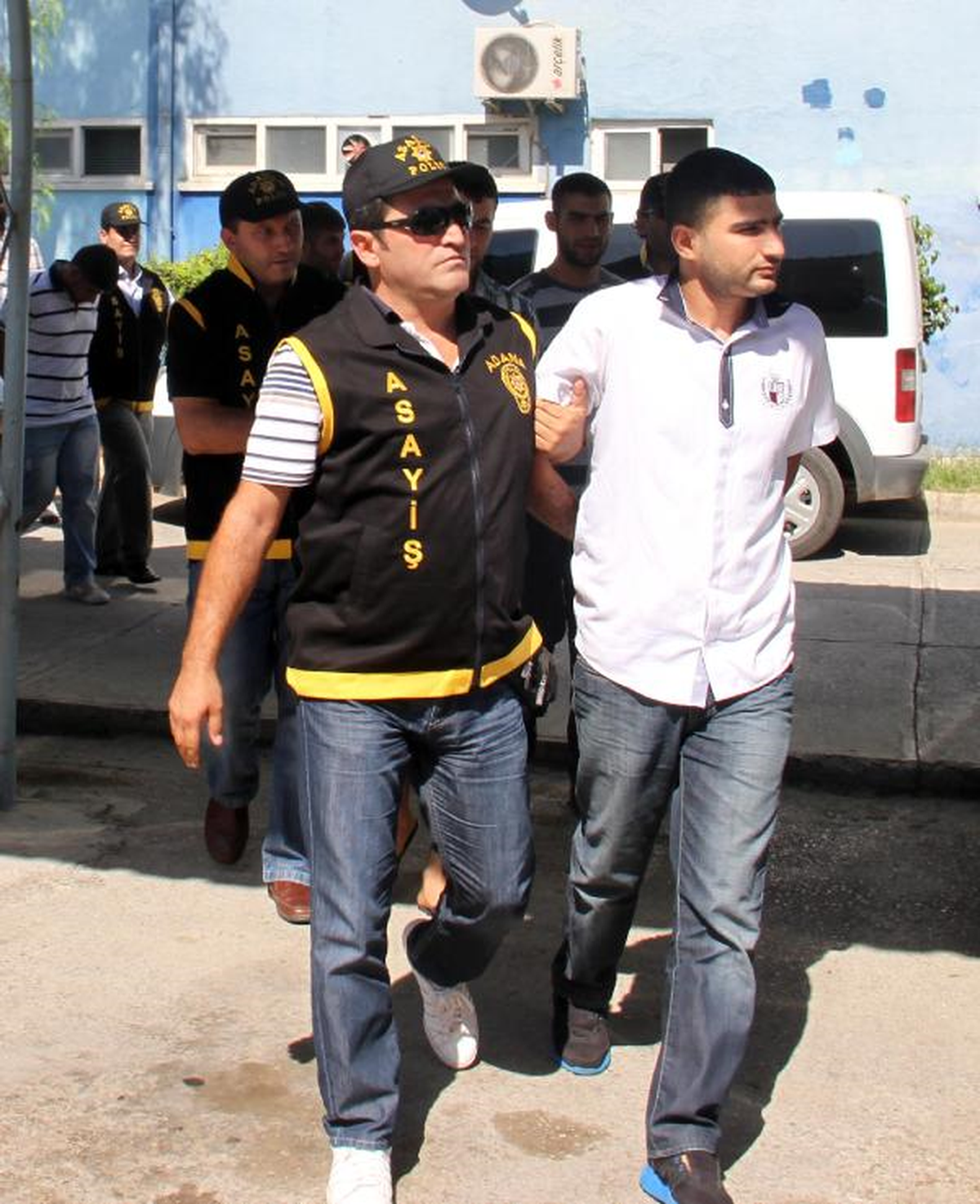 Çocuklar Eylem, Onlar Hırsızlık Yapıyormuş