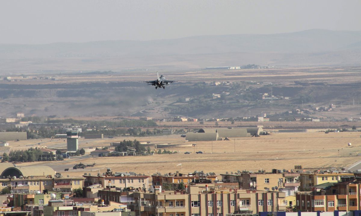 F-16\'lar Kandil\'i Bombaladı