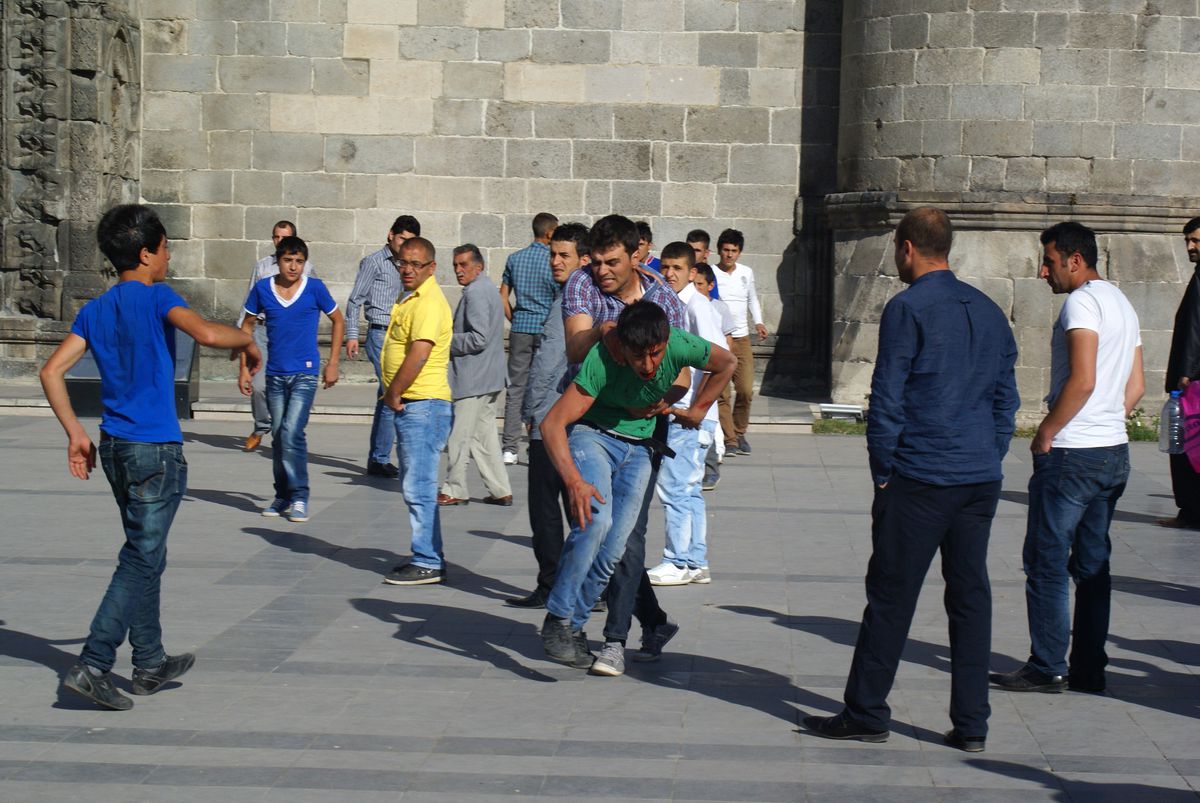 Gençlerin Kavgası Kanlı Bitti