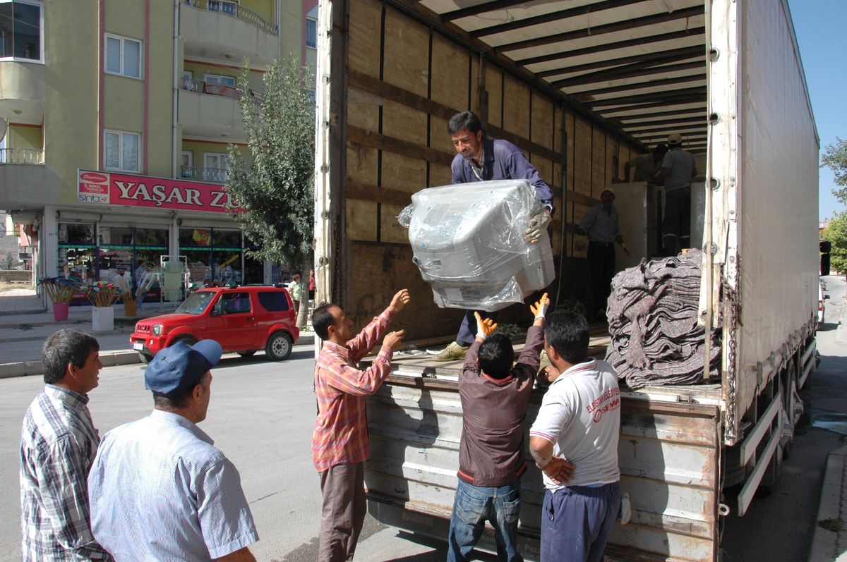 İhtiyaç Sahiplerine Beyaz Eşya Yardımı