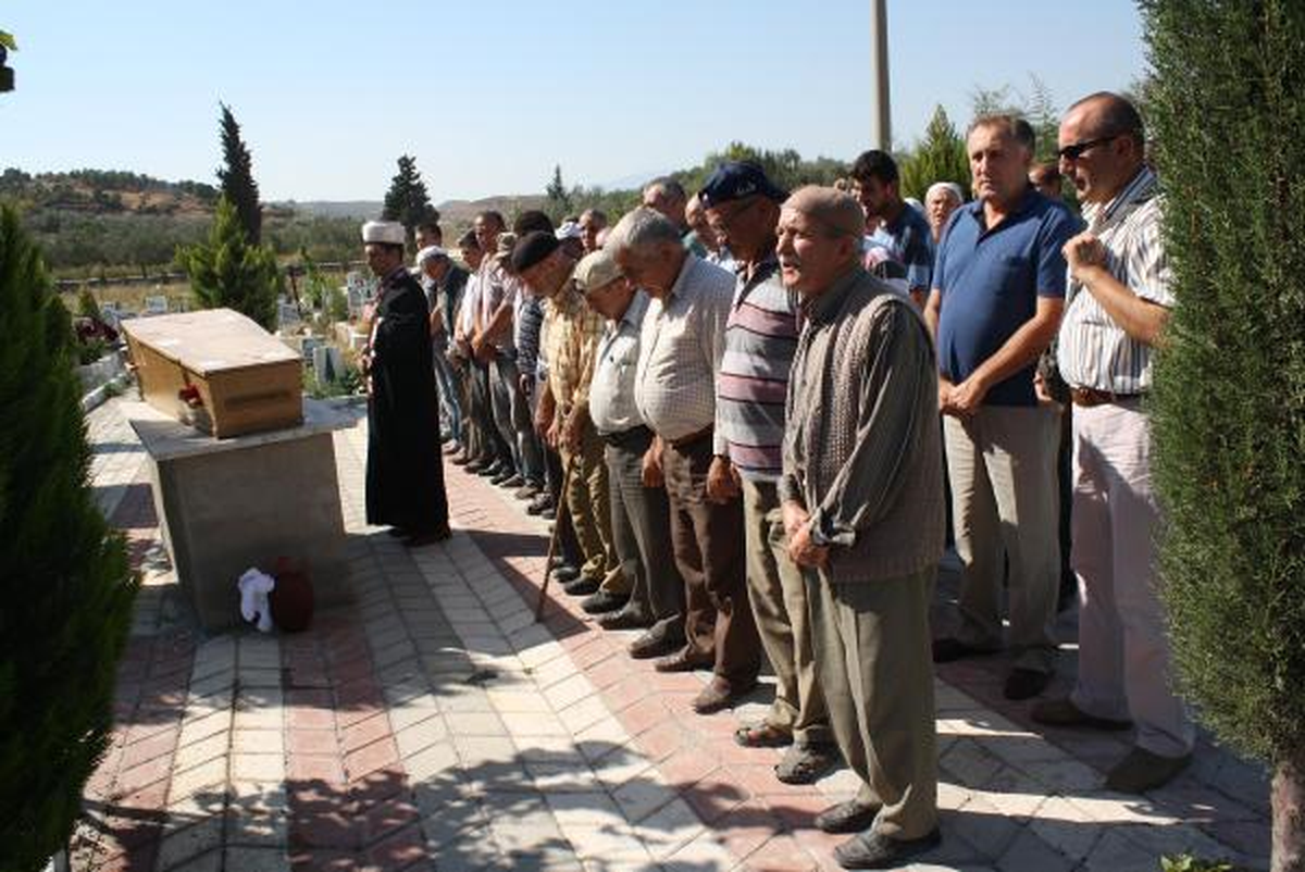 Kayıp Çiftçi, Komşu Tarlada Öldürülmüş Halde Bulundu