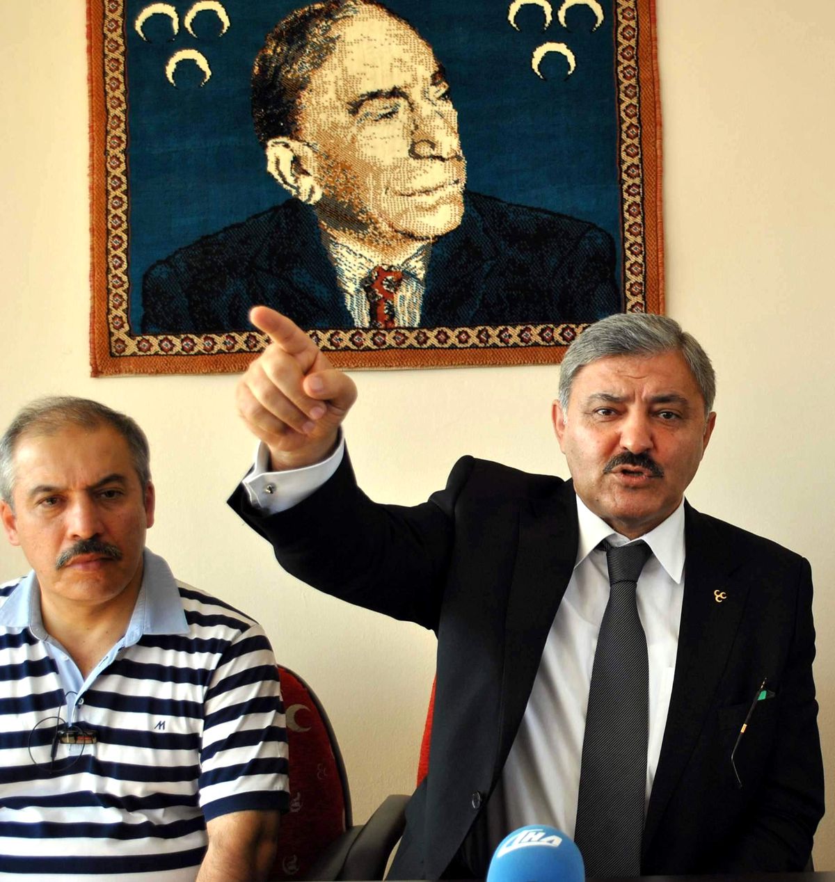 MHP Genel Başkan Adayı Çakar Bahçeli\'den Oy İstedi
