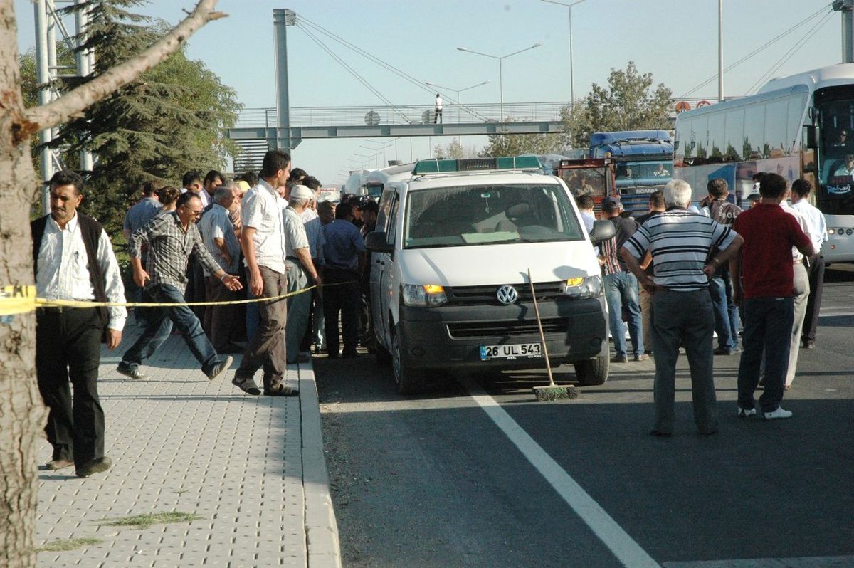 Üstgeçitten Geçmedi, Canından Oldu