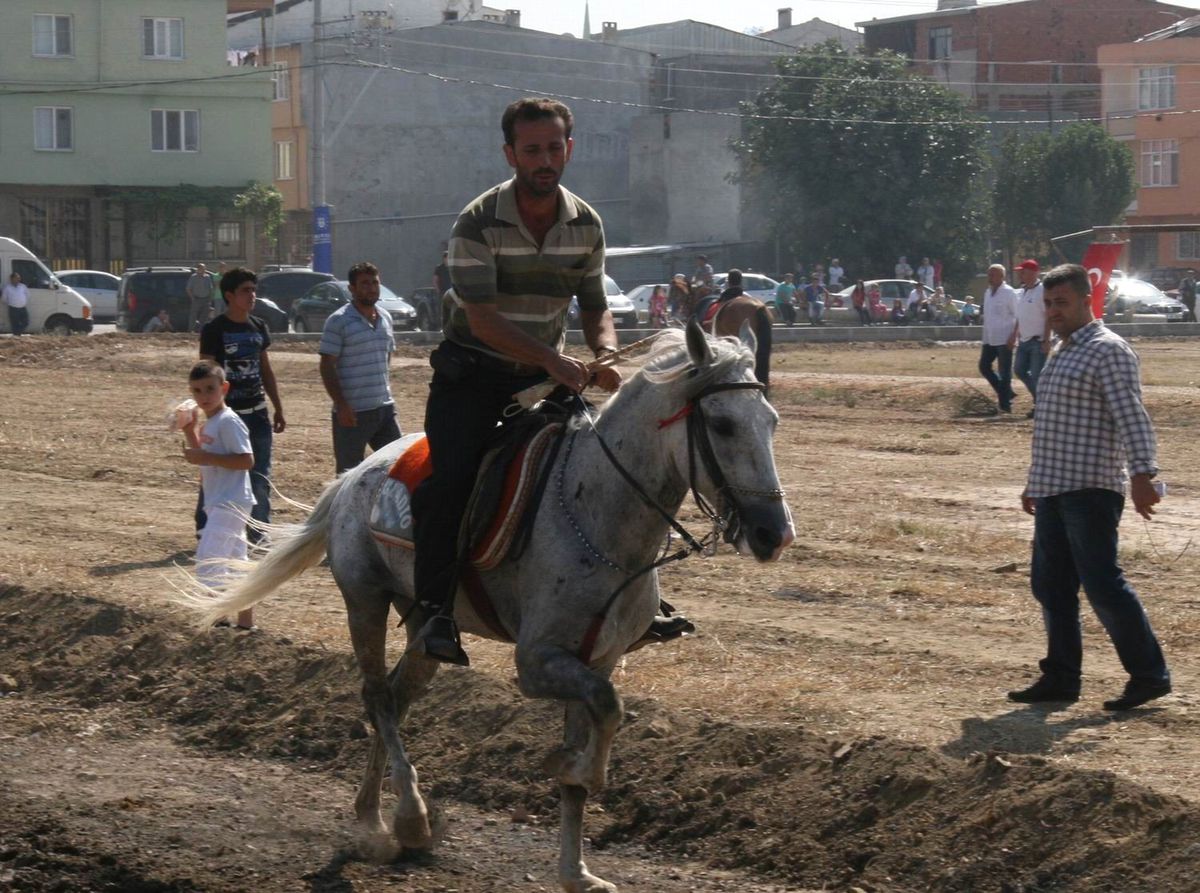 Rahvan At Yarışlarında Kıyasıya Mücadele