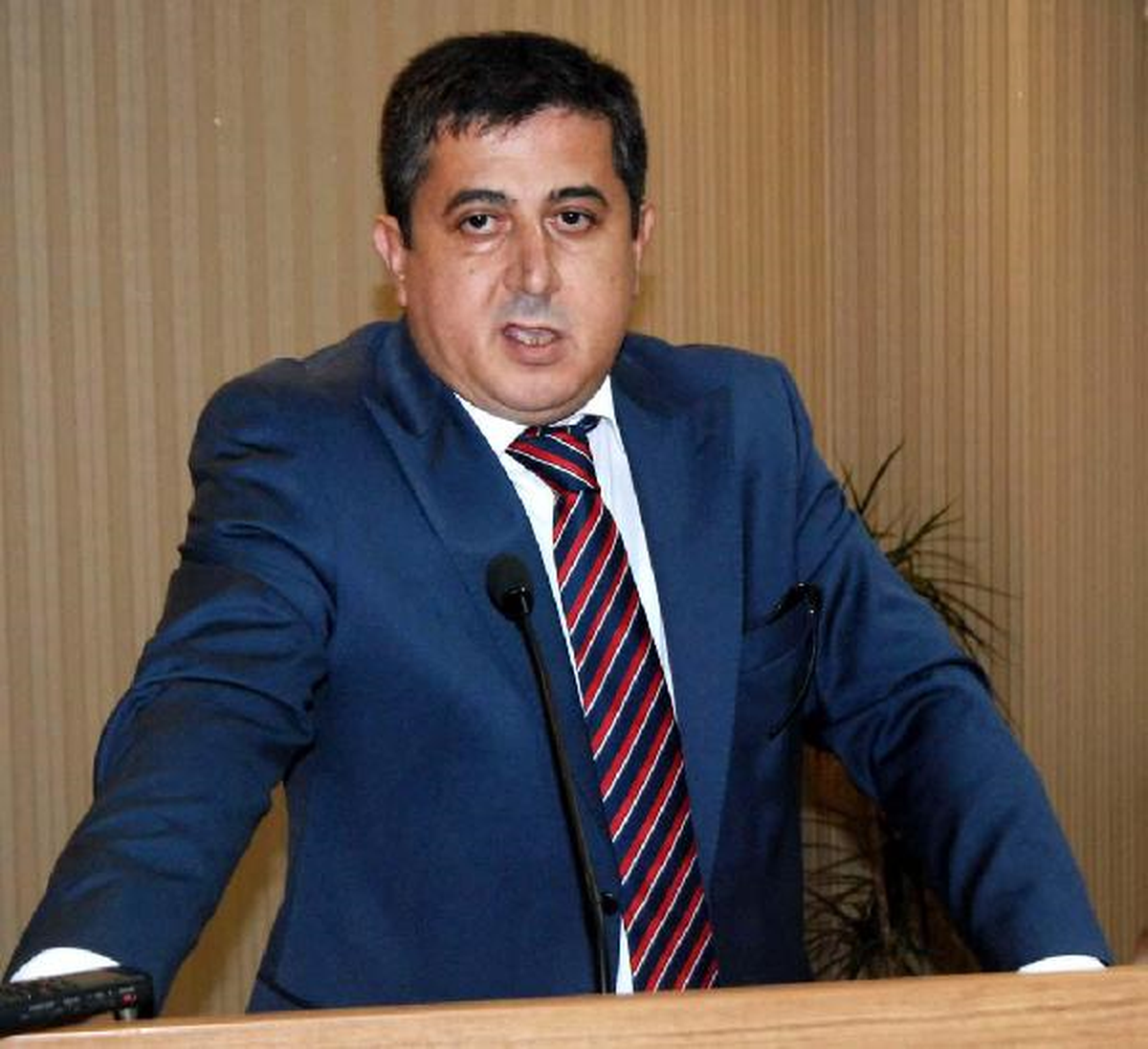 Sac Tüccarı, Ekonomik Sıkıntı Nedeniyle İntihara Kalkışmış