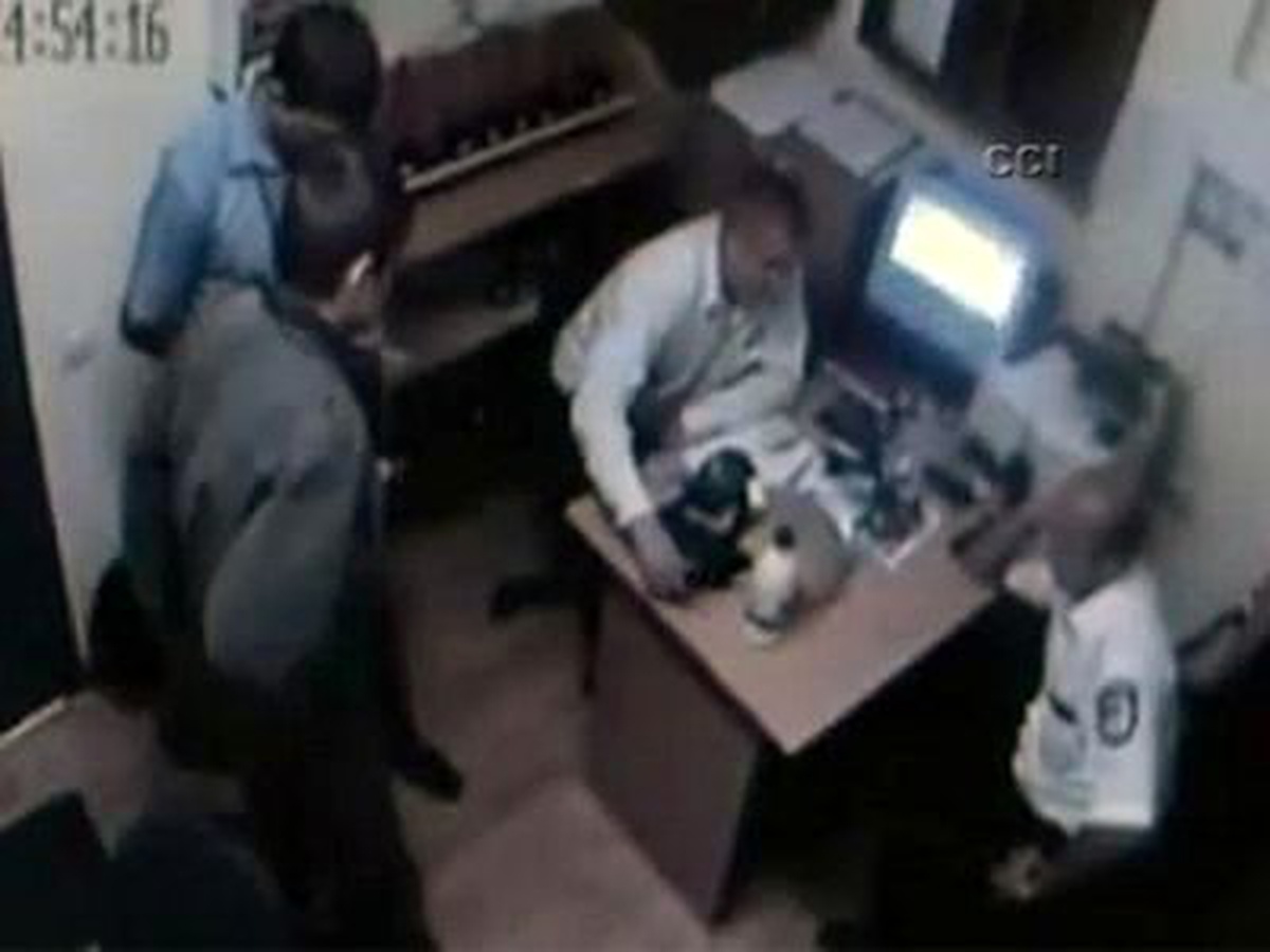 Şarjlı Pil İçin 3 Kişiyi Öldürdü