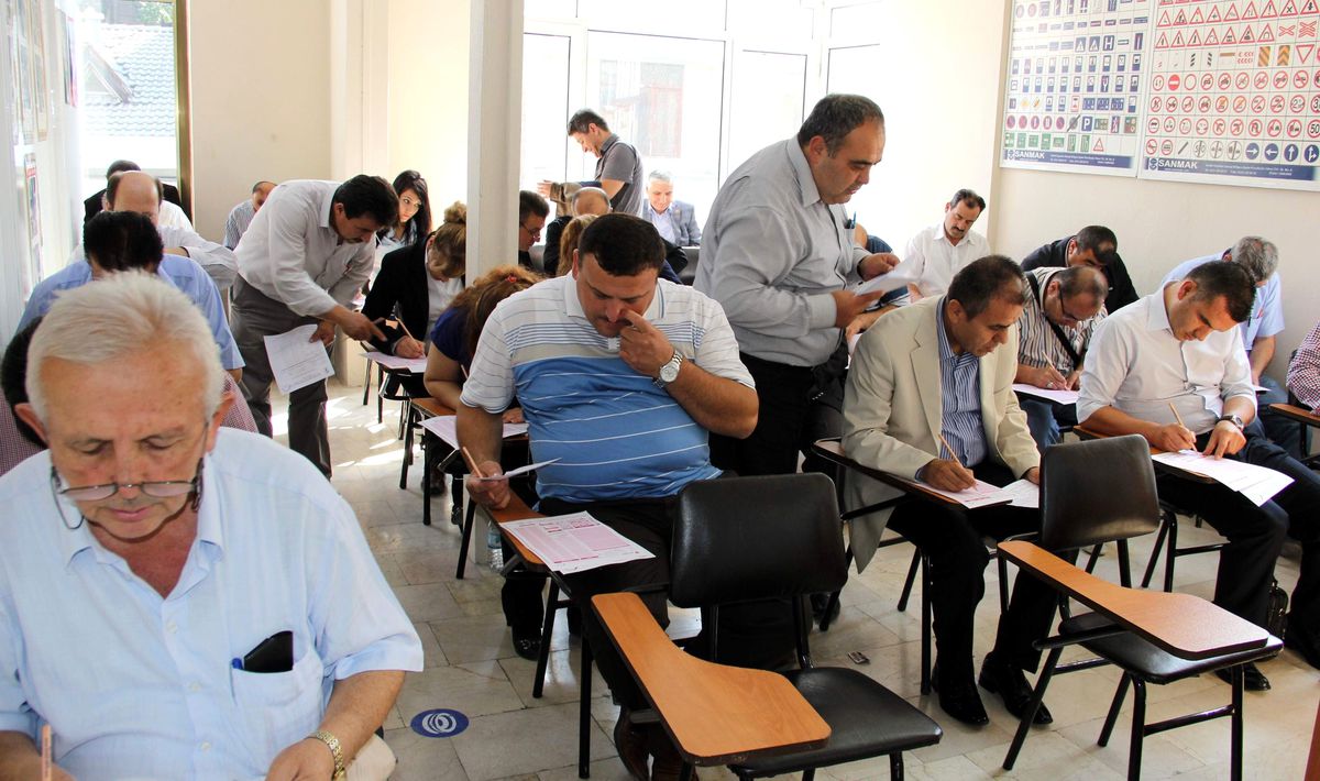 Siyaset Akademisi Sınavı Bartın\'da Yapıldı
